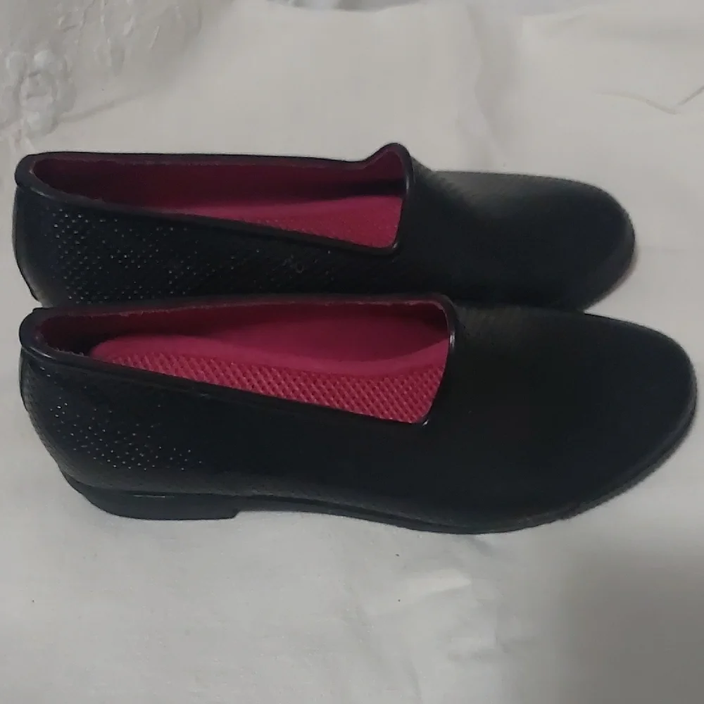 Cougar, Size 10, Black Textured Women's Flats - Picture 4 of 11